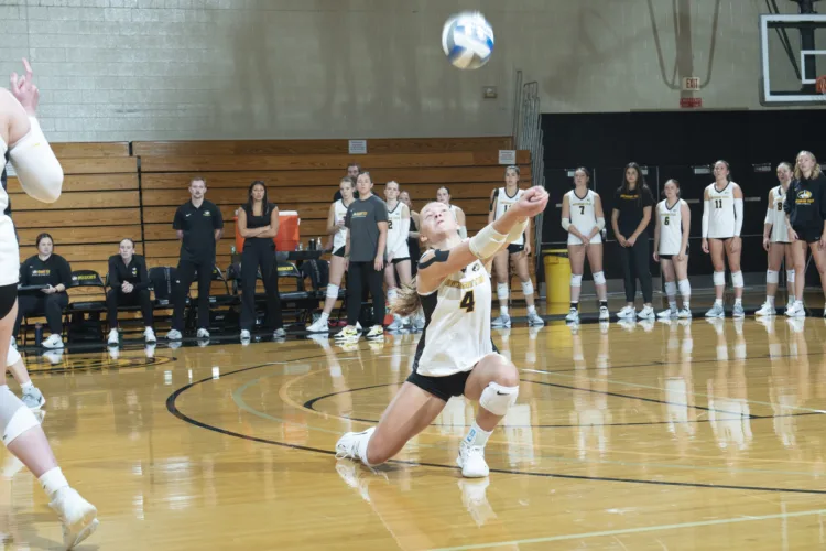 Huskies volleyball backs into Crossover after sweep on the road